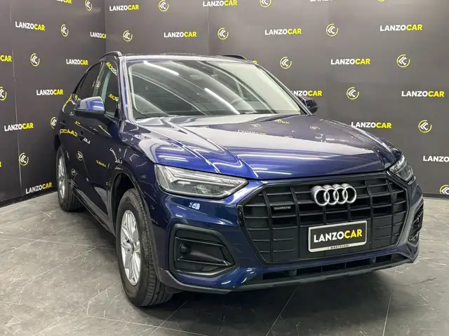 Audi Q5 view 3