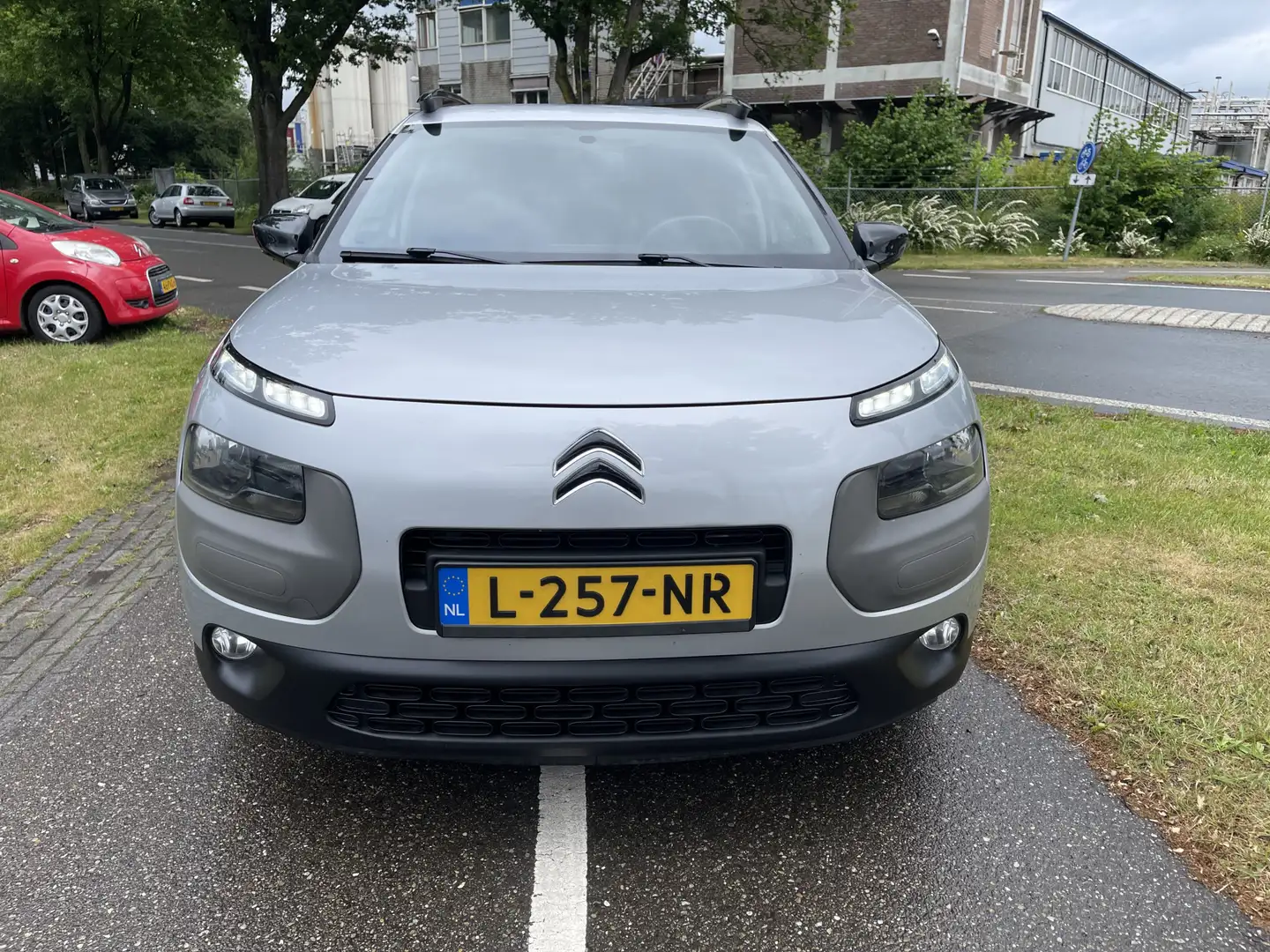 Citroen C4 Cactus 1.2 VTi Business NAV Cruise Control APK 5-2026 Grau - 2