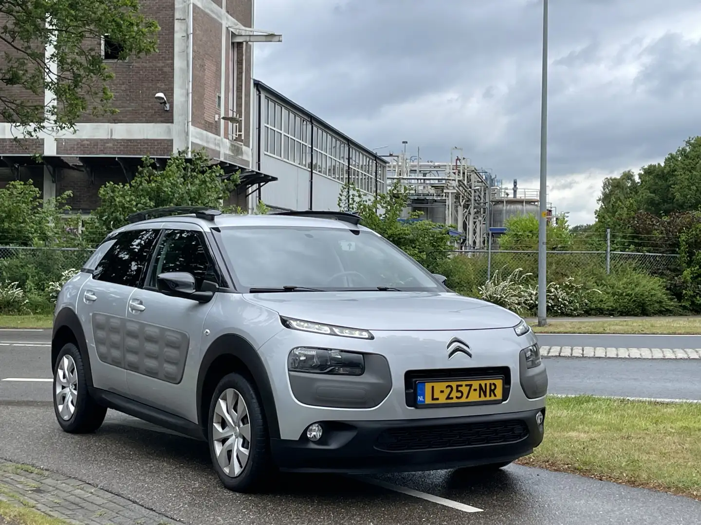 Citroen C4 Cactus 1.2 VTi Business NAV Cruise Control APK 5-2026 Grau - 1