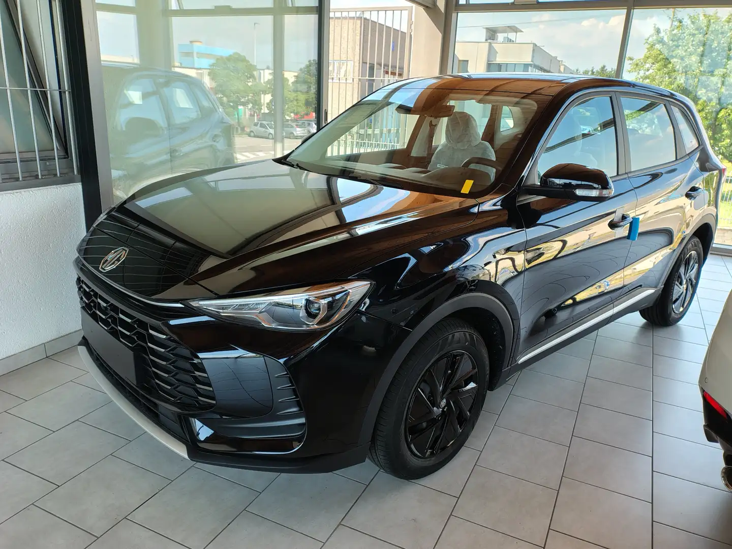 MG ZS ZS 1.5 Standard Schwarz - 1