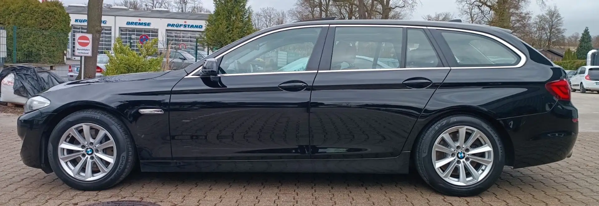 BMW 535 d Touring Navi RadioDAB Parkassistent Negro - 2