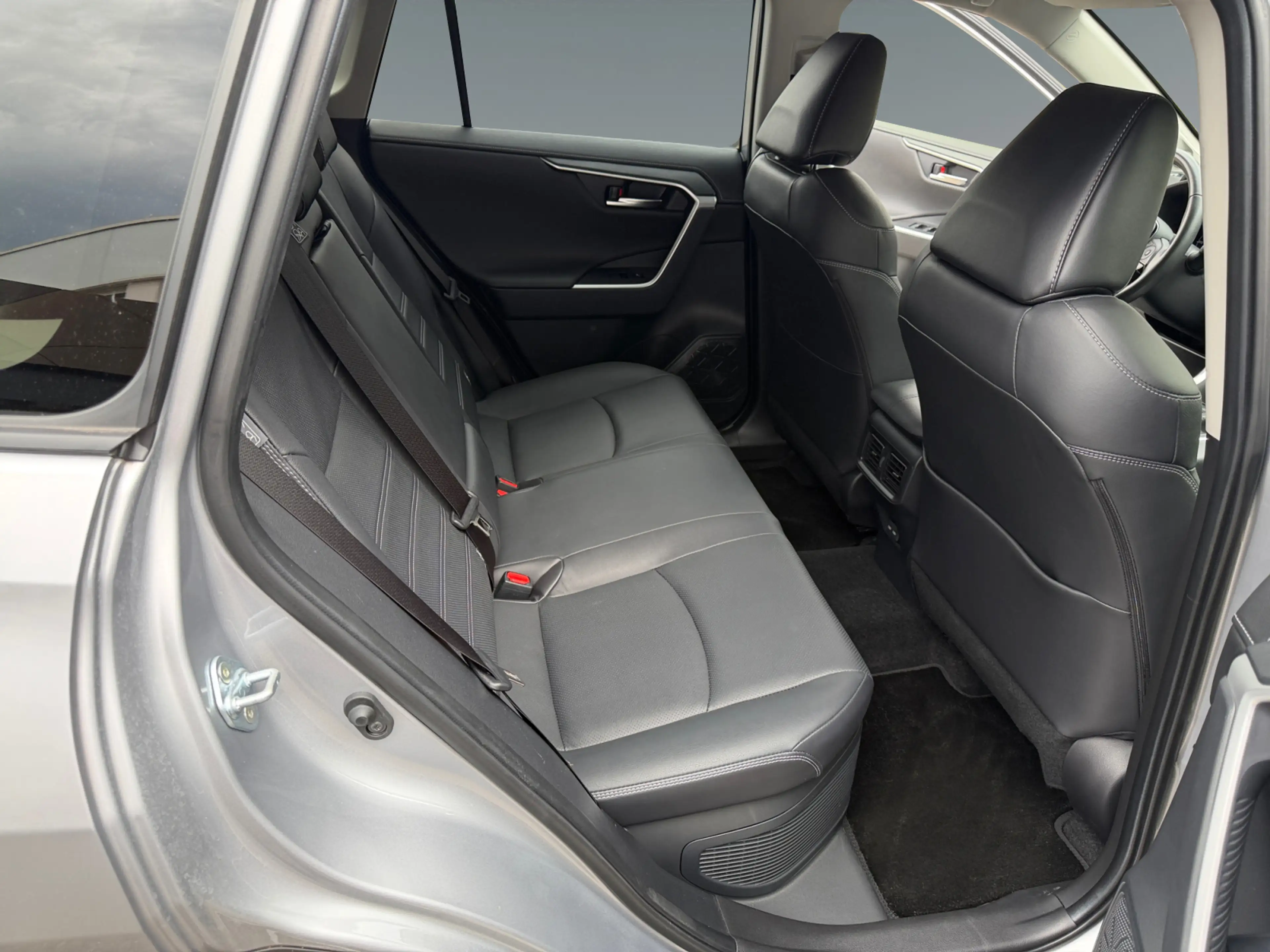 Toyota RAV 4 2,5 l Hybrid 4x4 VIP, CVT, Vollausstattung — photo 14