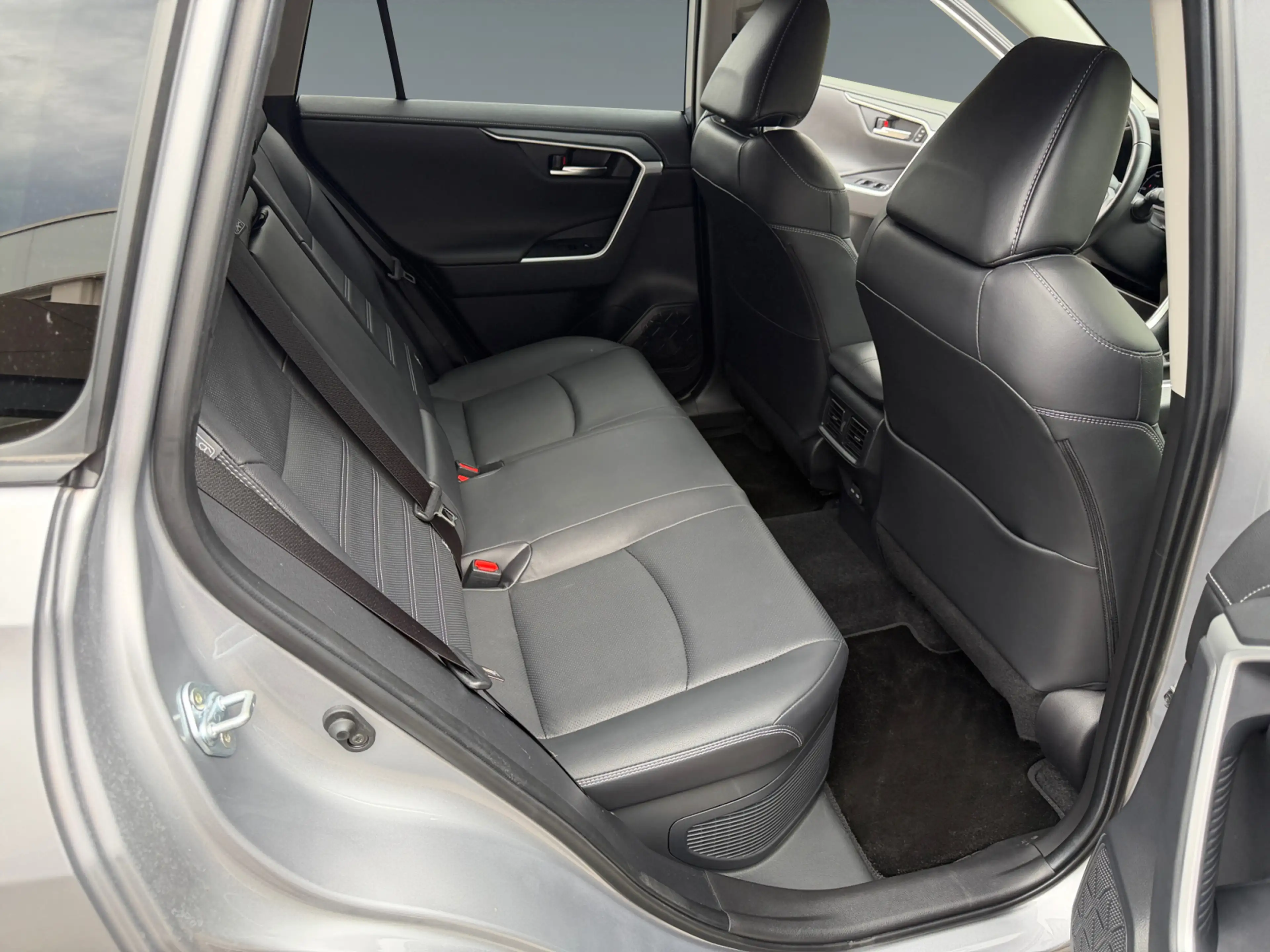 Toyota RAV 4 2,5 l Hybrid 4x4 VIP, CVT, Vollausstattung — photo 13