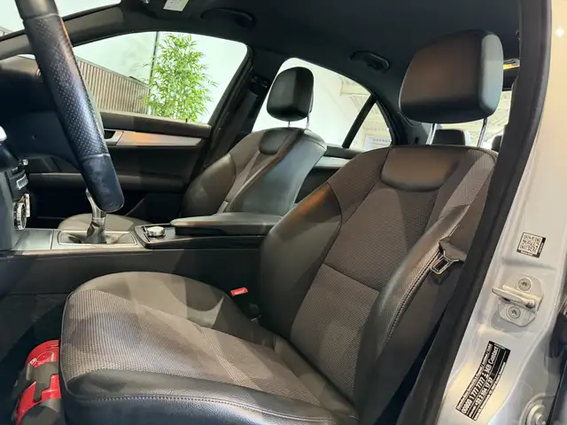 Mercedes-Benz C-Class view 8