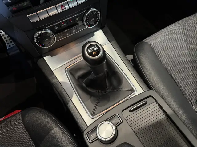 Mercedes-Benz C-Class view 14