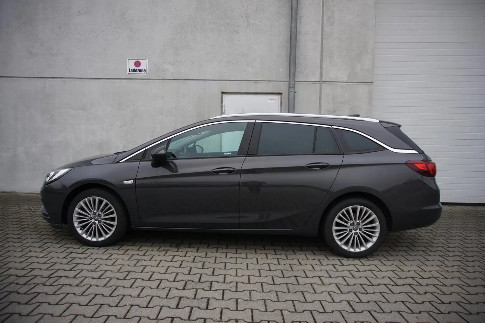 Opel Astra 1.4 16V Turbo Automatik AHK Pano Kamera Navi Grau - 2