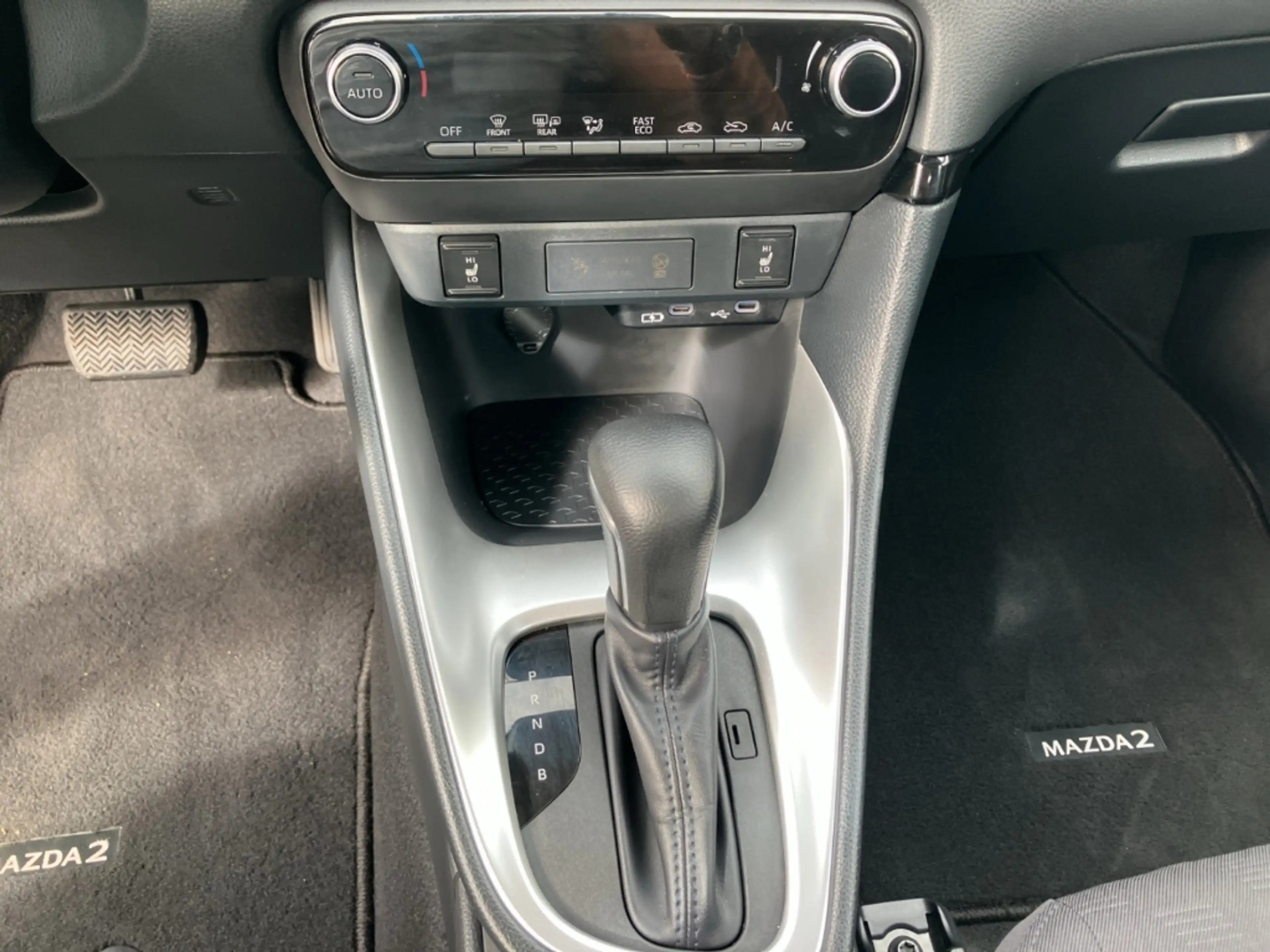 Mazda 2 Centre+ACAA+WERKSGARANTIE 7.2031 !! — photo 13