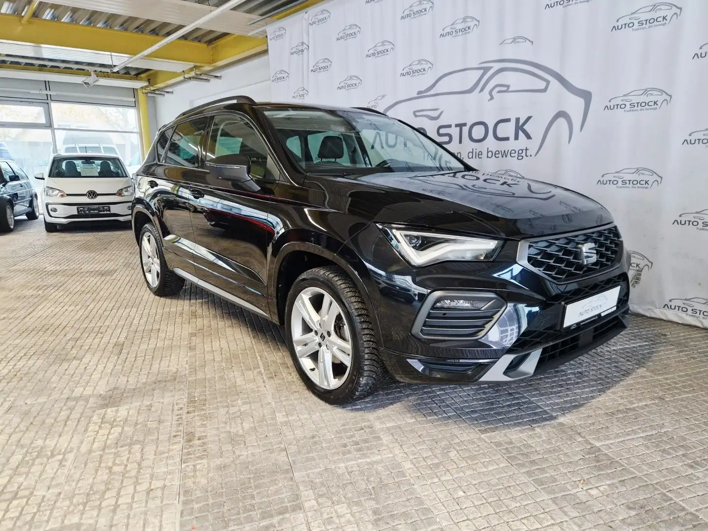 SEAT Ateca FR 1.5 TSI DSG LED PDC Sitzheiz. Full Link Schwarz - 1