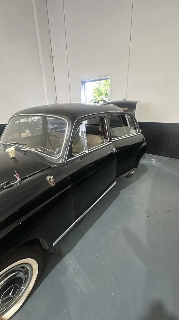 Mercedes-Benz 190 PONTON BAULETTO Schwarz - 2