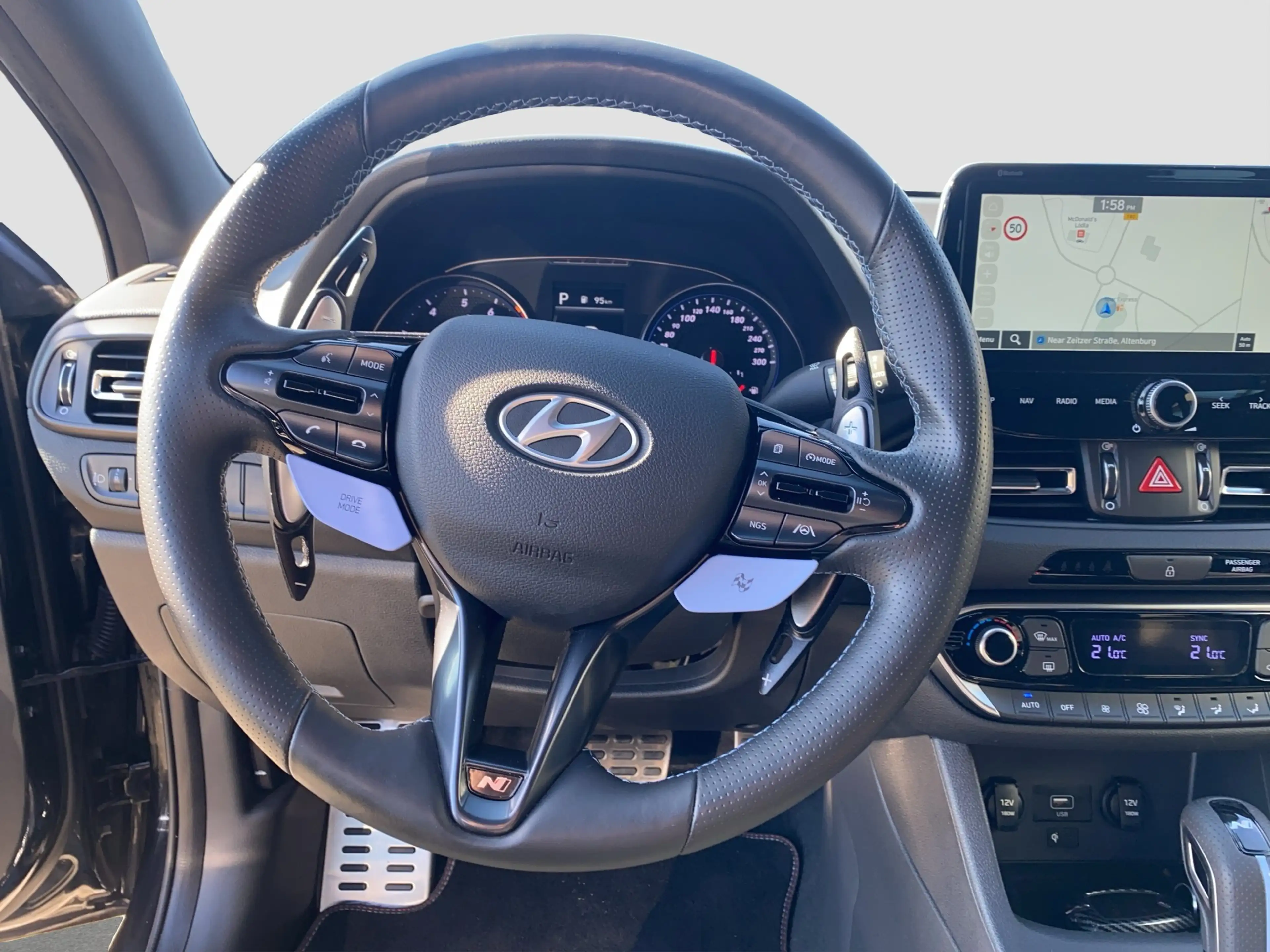 Hyundai i30 N LED Navi RFK Sportsitz KeyLess PDC Carplay — photo 12