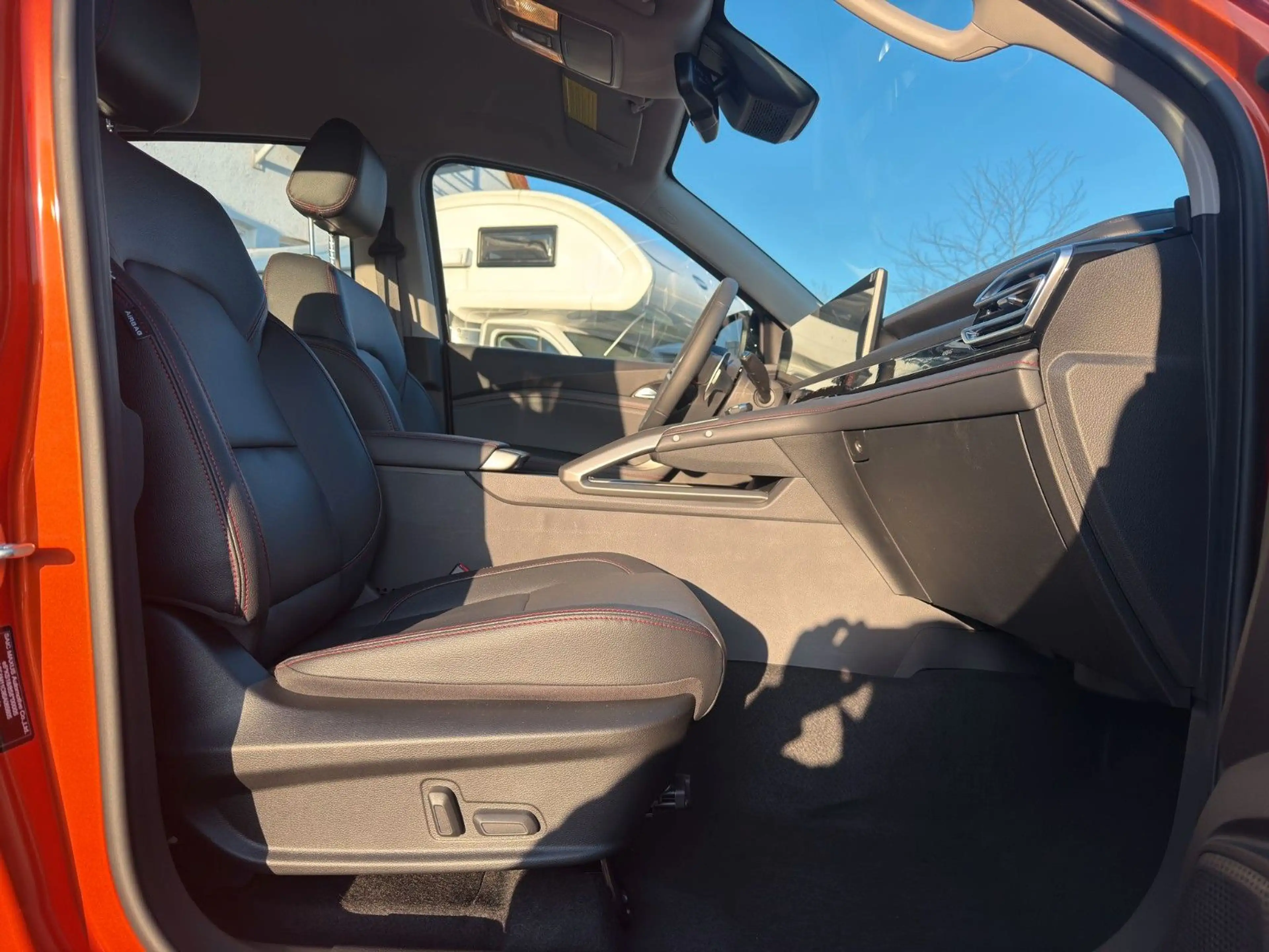 Maxus T60 MAX  158 kW 2.0 TDCi 4WD Luxury 360° Kamera — photo 21