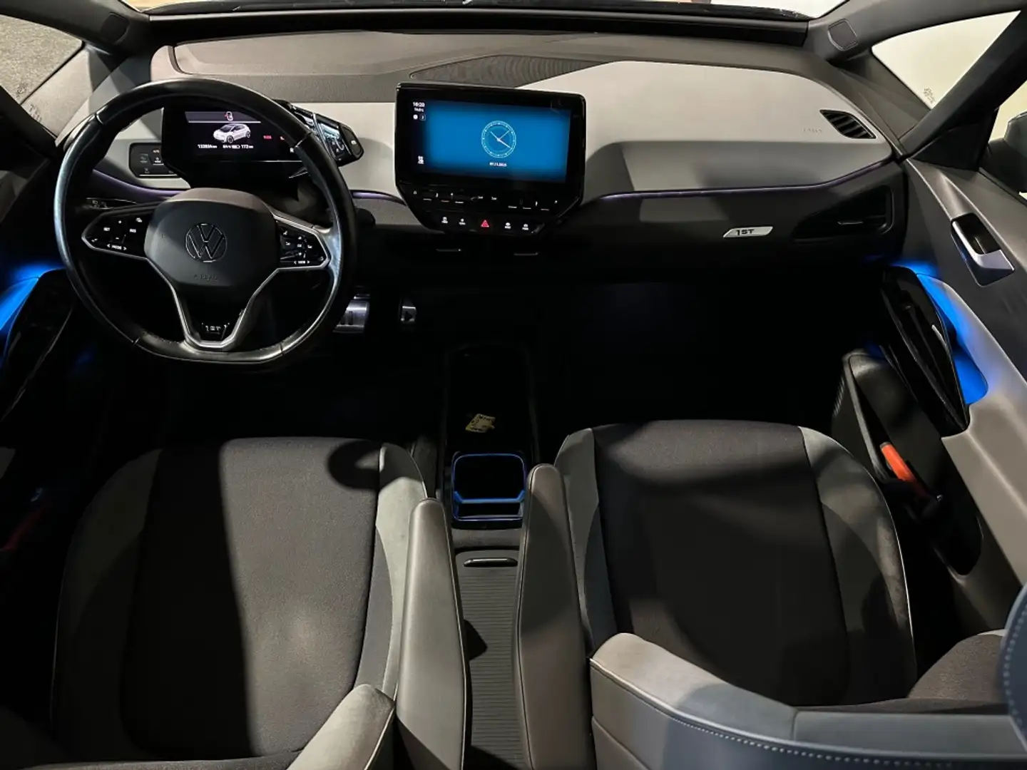 Volkswagen ID.3 FIRST PLUS 58 KWH STOEL/STUURVERW l CAMERA l NAVI Gris - 2