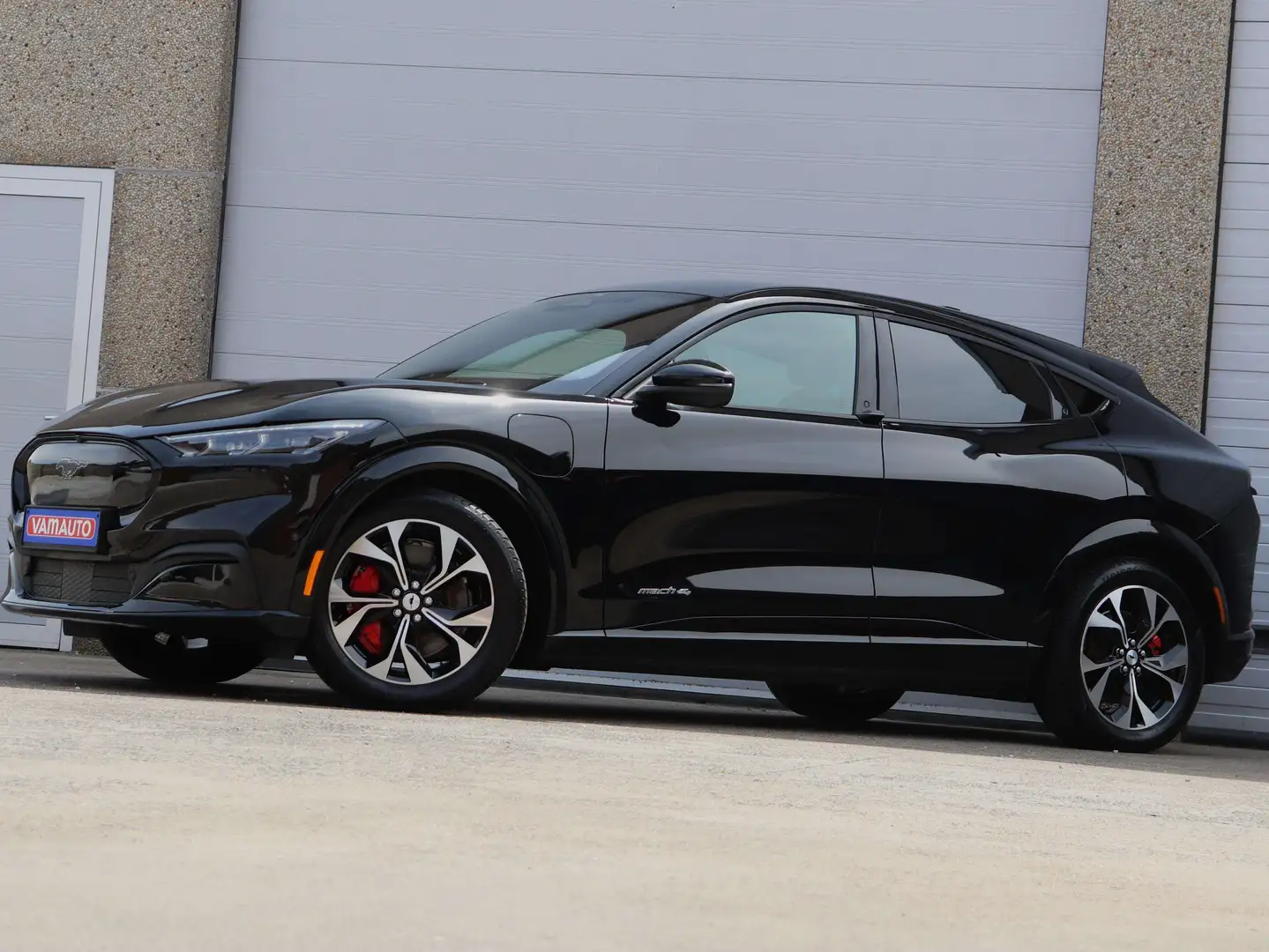 Ford Mustang Mach-E AWD Premium - Pano/Keyess/B\u0026O/Memory/Leather/360 Noir - 2