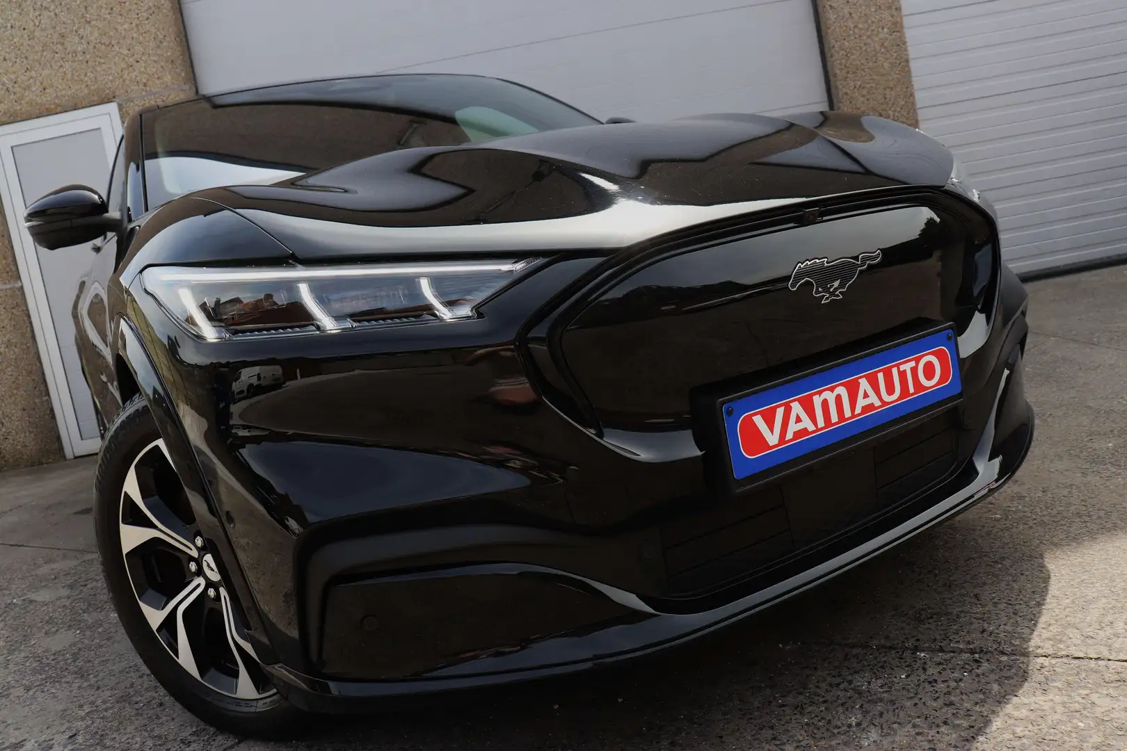 Ford Mustang Mach-E AWD Premium - Pano/Keyess/B\u0026O/Memory/Leather/360 Noir - 1
