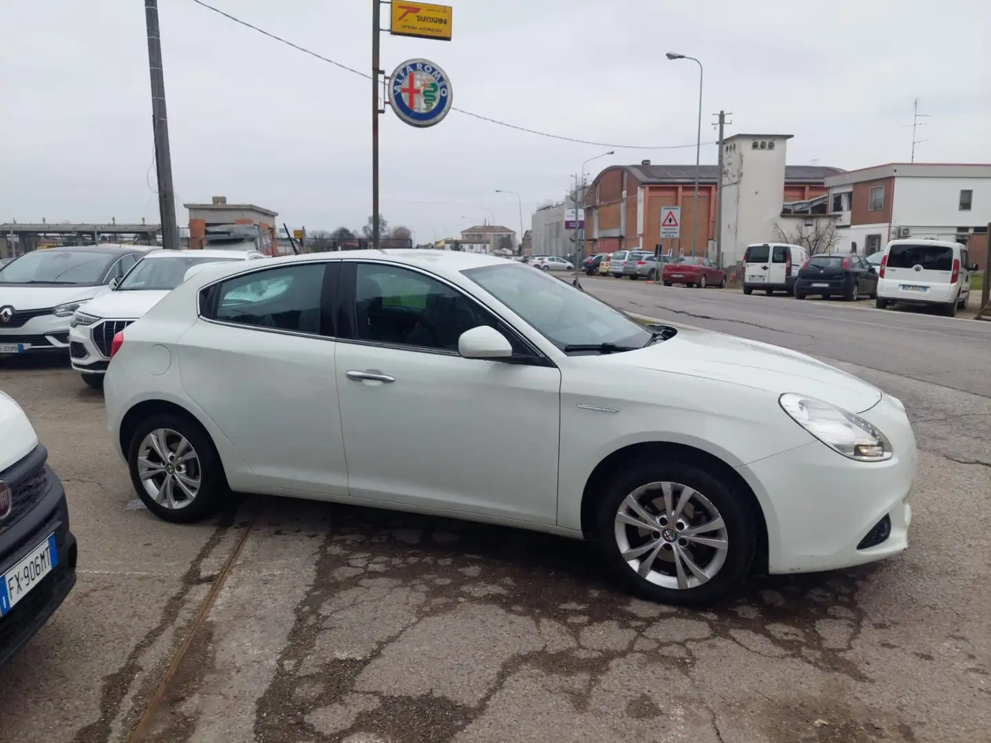Alfa Romeo Giulietta A.R. GIULIETTA 1.4 B/GPL 120 CV Wit - 1