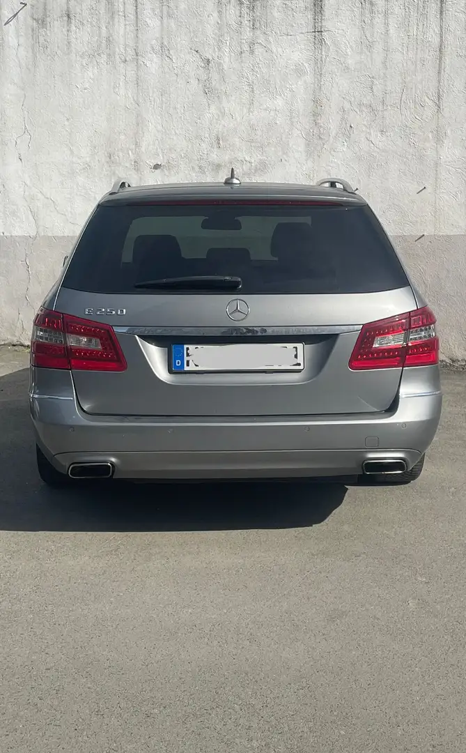 Mercedes-Benz E 250 E 250 CGI BlueEfficiency Grey - 2