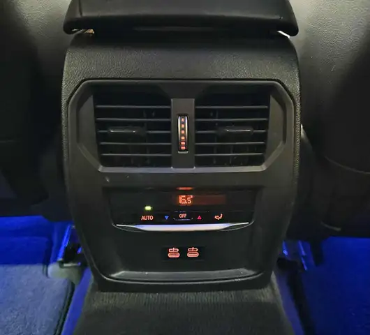 BMW 3 Series view 21