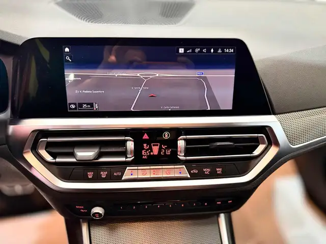 BMW 3 Series view 18