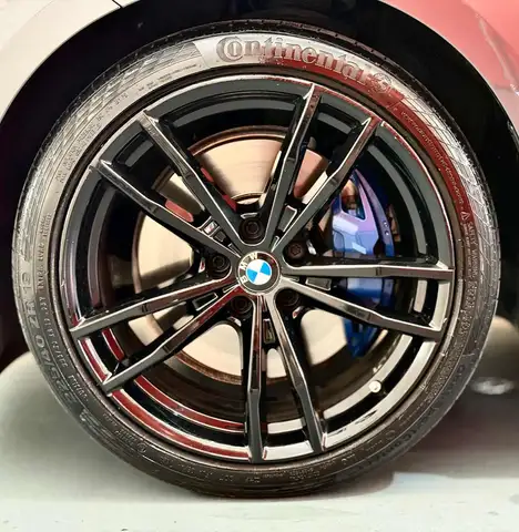 BMW 3 Series view 22
