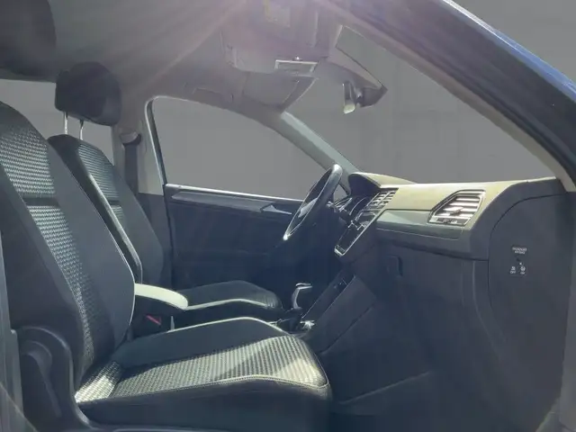 Volkswagen Tiguan view 12