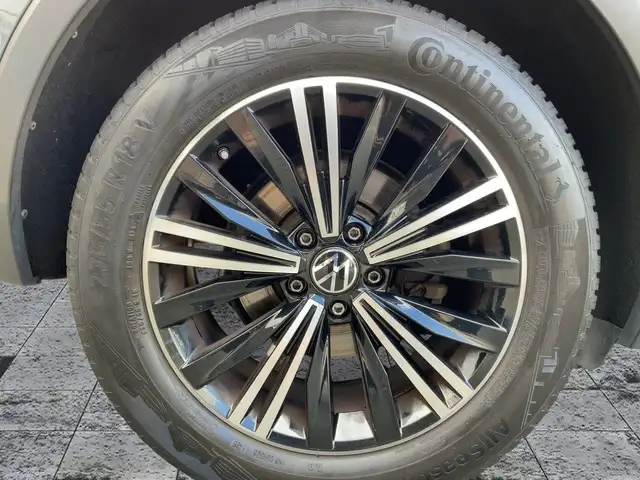 Volkswagen Tiguan view 8