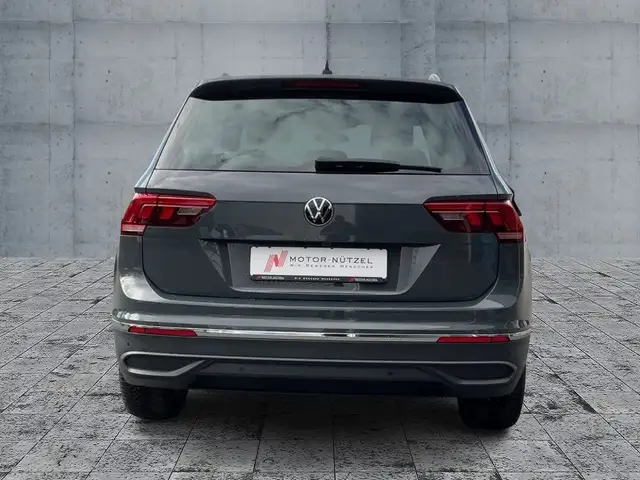 Volkswagen Tiguan view 5