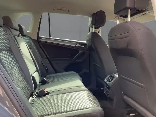 Volkswagen Tiguan view 13