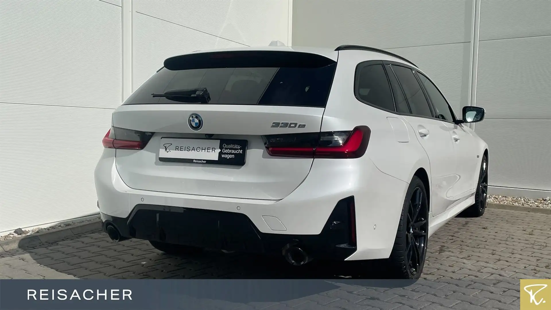 BMW 330 e Tou M Sport,ACC,HuD,Pano,AHK,RFK,el.Sitze Weiß - 2