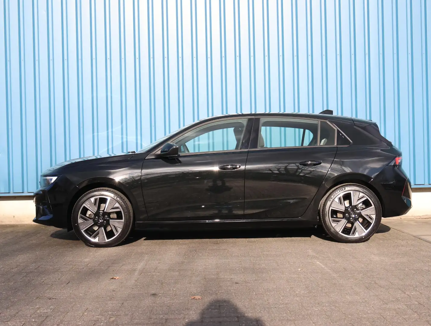 Opel Astra Electric 54 kWh Edition incl. € 6.224,- korting  | Zwart - 2