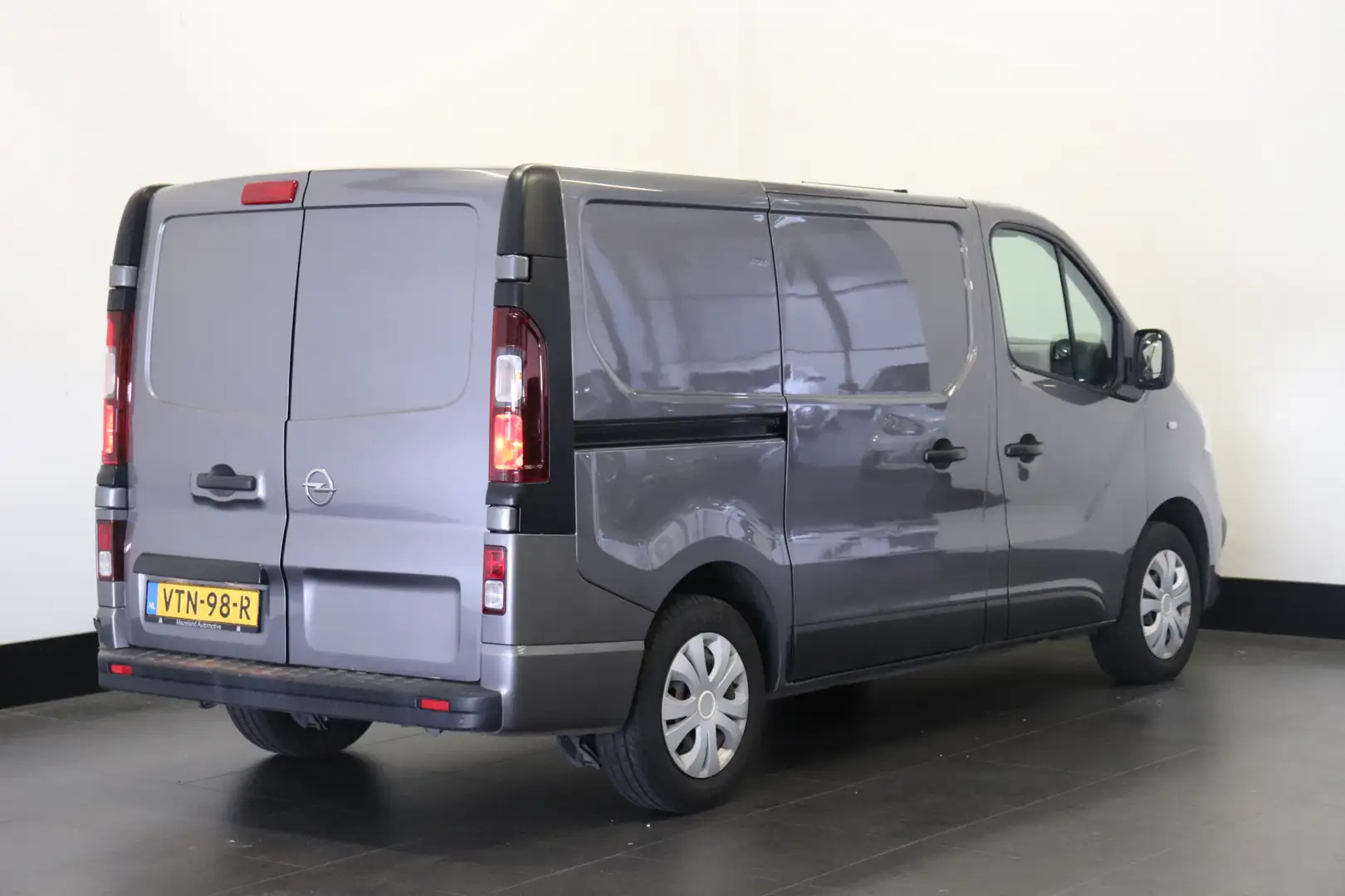 Opel Vivaro 1.6 CDTI 122PK EURO 6 - Airco - Cruise - PDC - €7. Grau - 2
