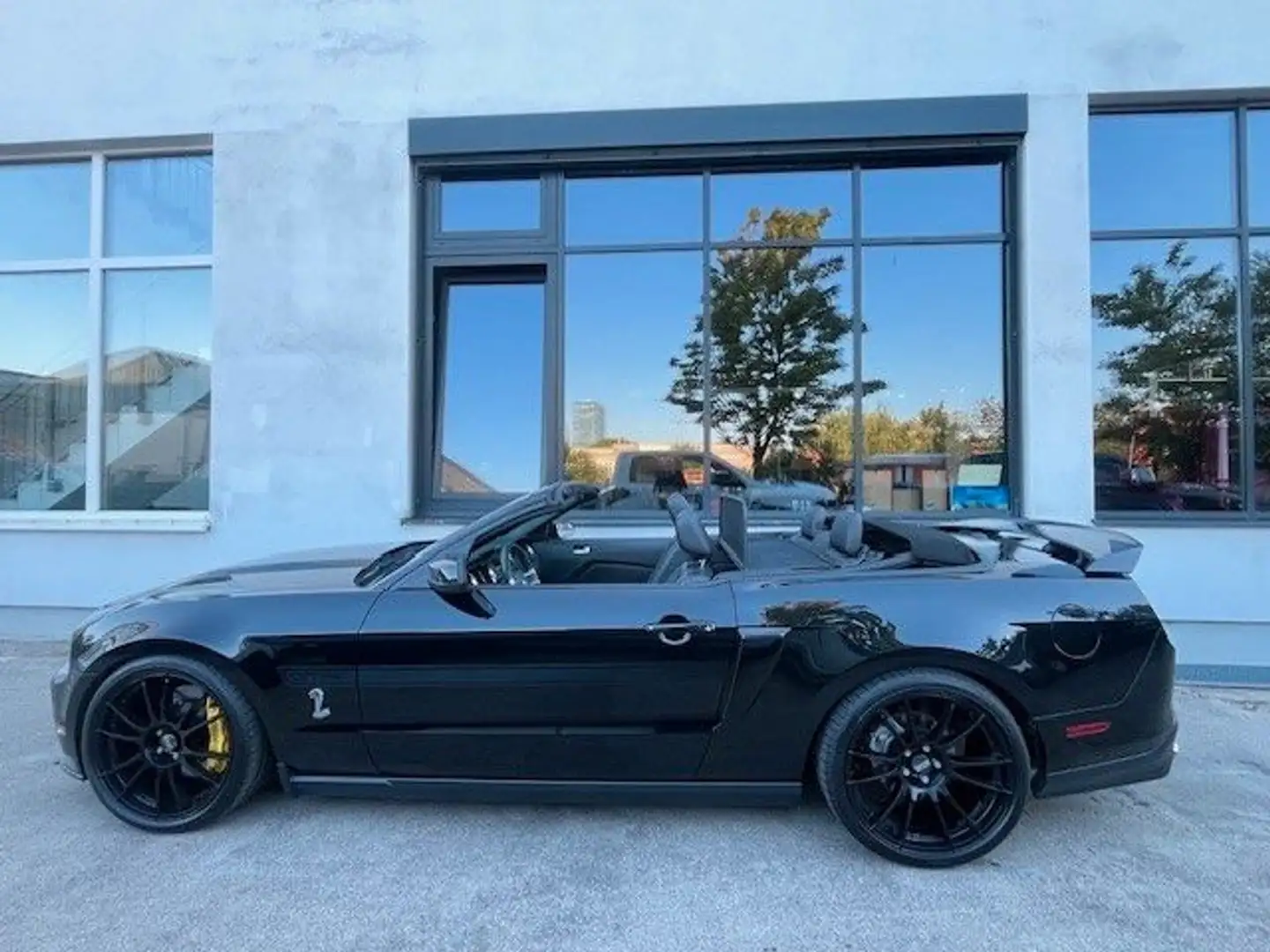 Ford Mustang GT CS Cabrio V8 Kompressor GEIGERCARS Schwarz - 2