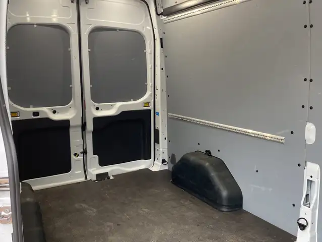 Ford Transit view 12