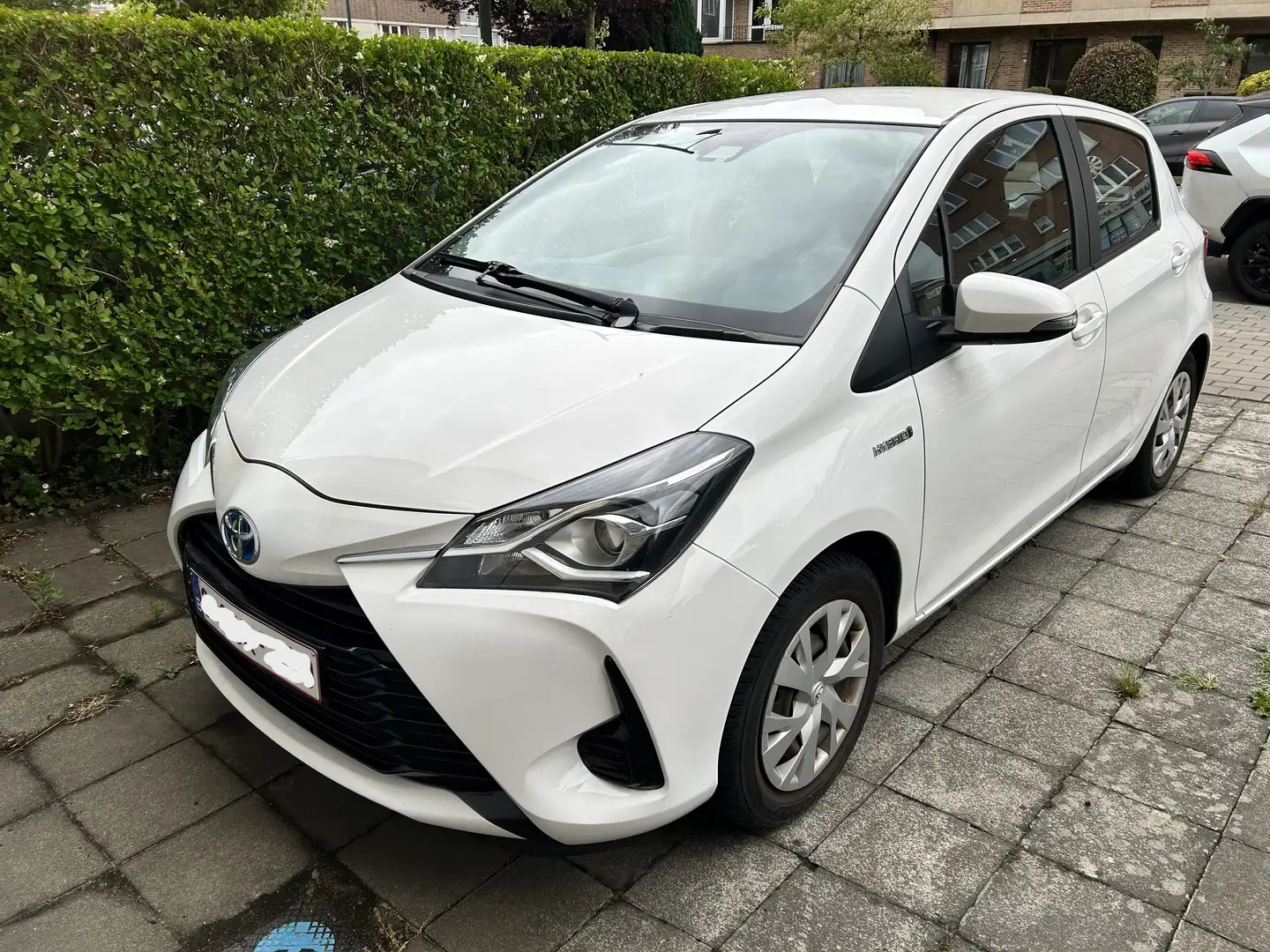 Toyota Yaris Hybrid Comfort Blanc - 1