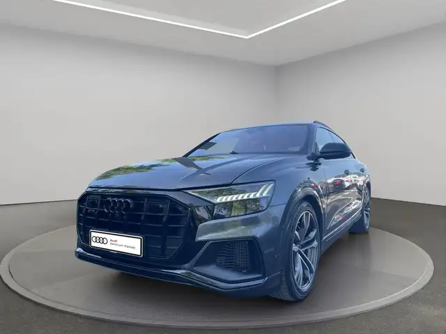 Audi SQ8 view 3
