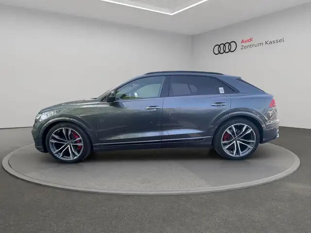 Audi SQ8 view 4