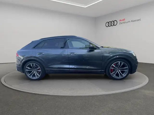 Audi SQ8 view 8