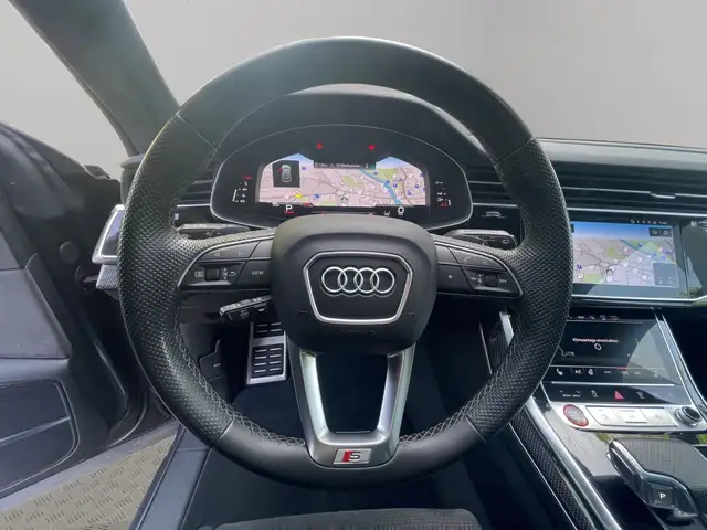 Audi SQ8 view 12