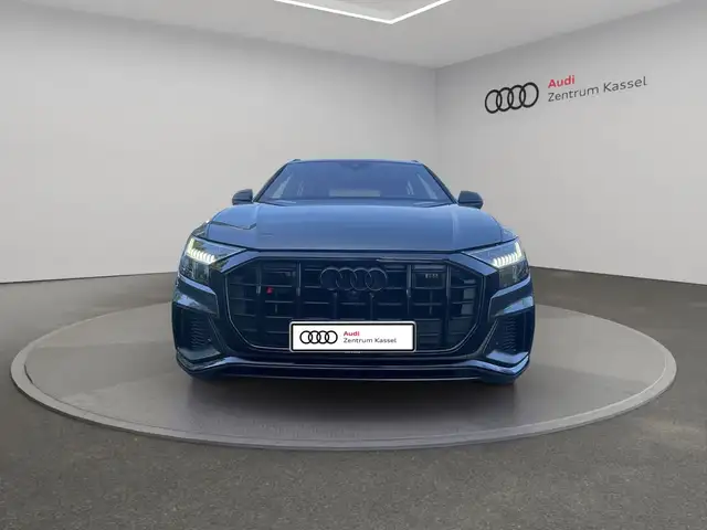 Audi SQ8 view 10
