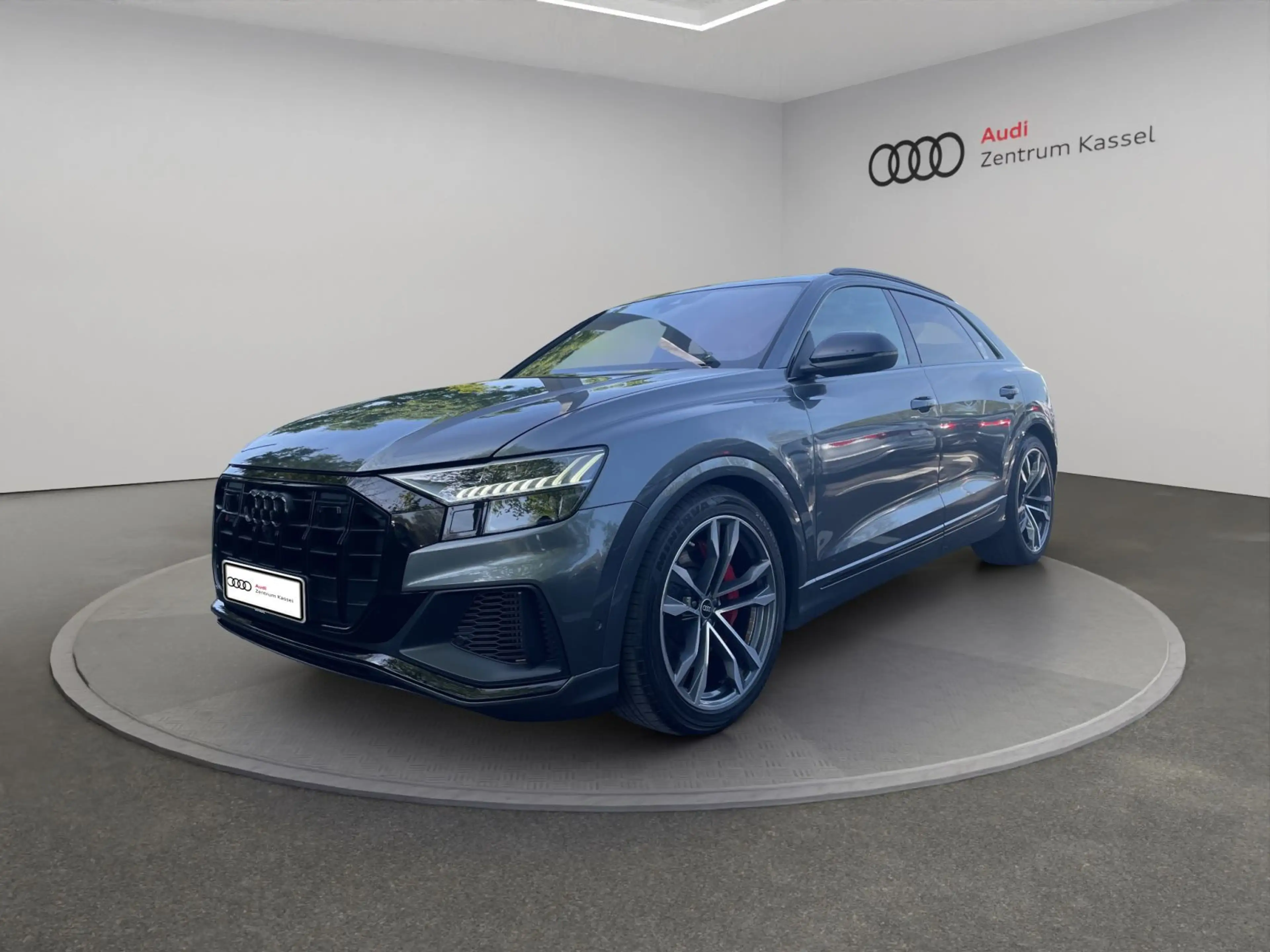 Audi SQ8 4.0 TFSI qu. Matrix B&O Pano HuD AHK 360° — photo 2