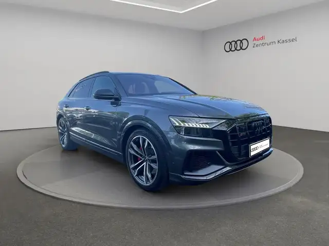 Audi SQ8 view 9