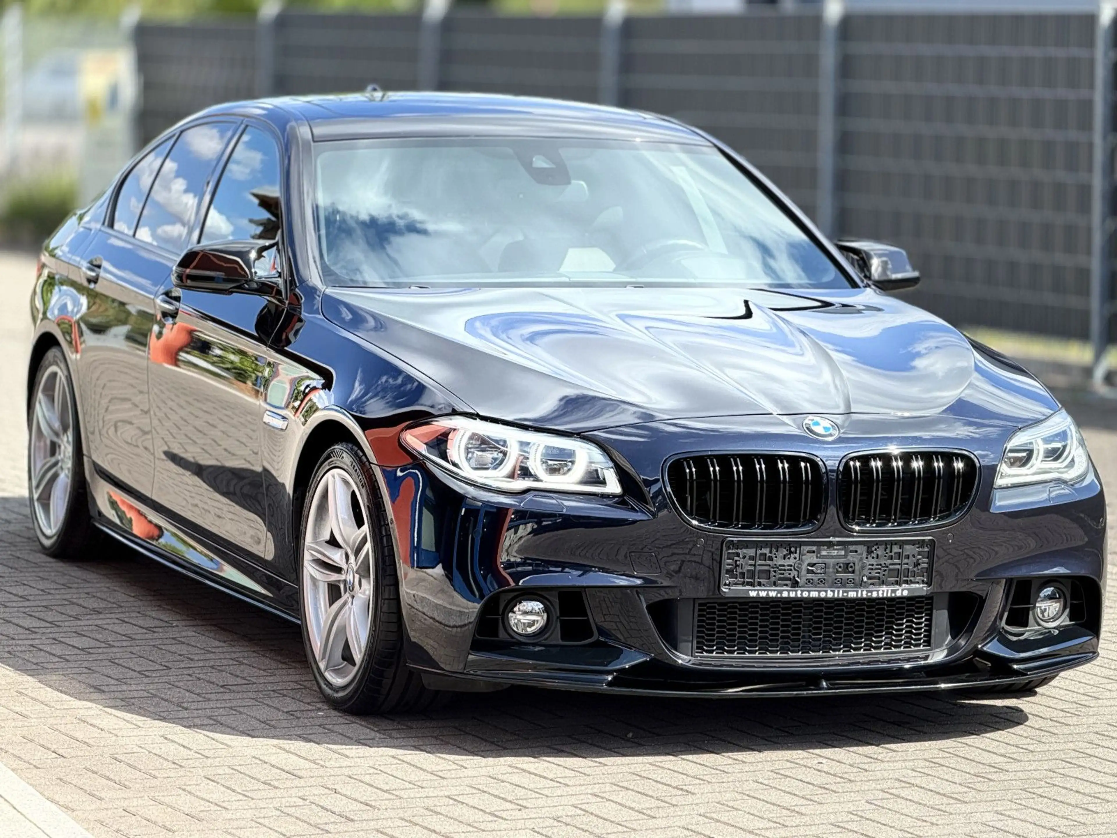 BMW 550 i*LCI*M-SPORTPAKET*SOFTC*LED*HDUP*PDC*LEDR*LM — photo 4