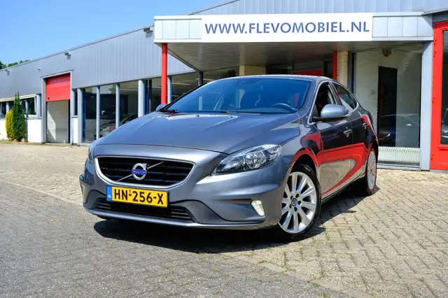 Volvo V40 2.0 D2 R-Design Business Navi|Clima|LMV|PDC