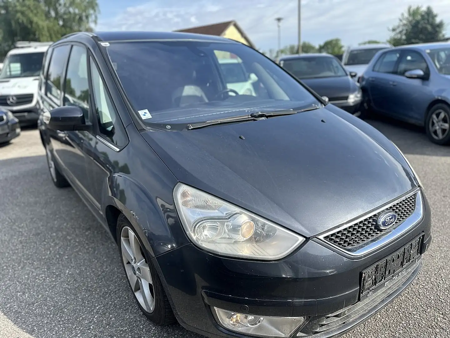 Ford Galaxy Titanium 2,2 TDCi DPF Grau - 2