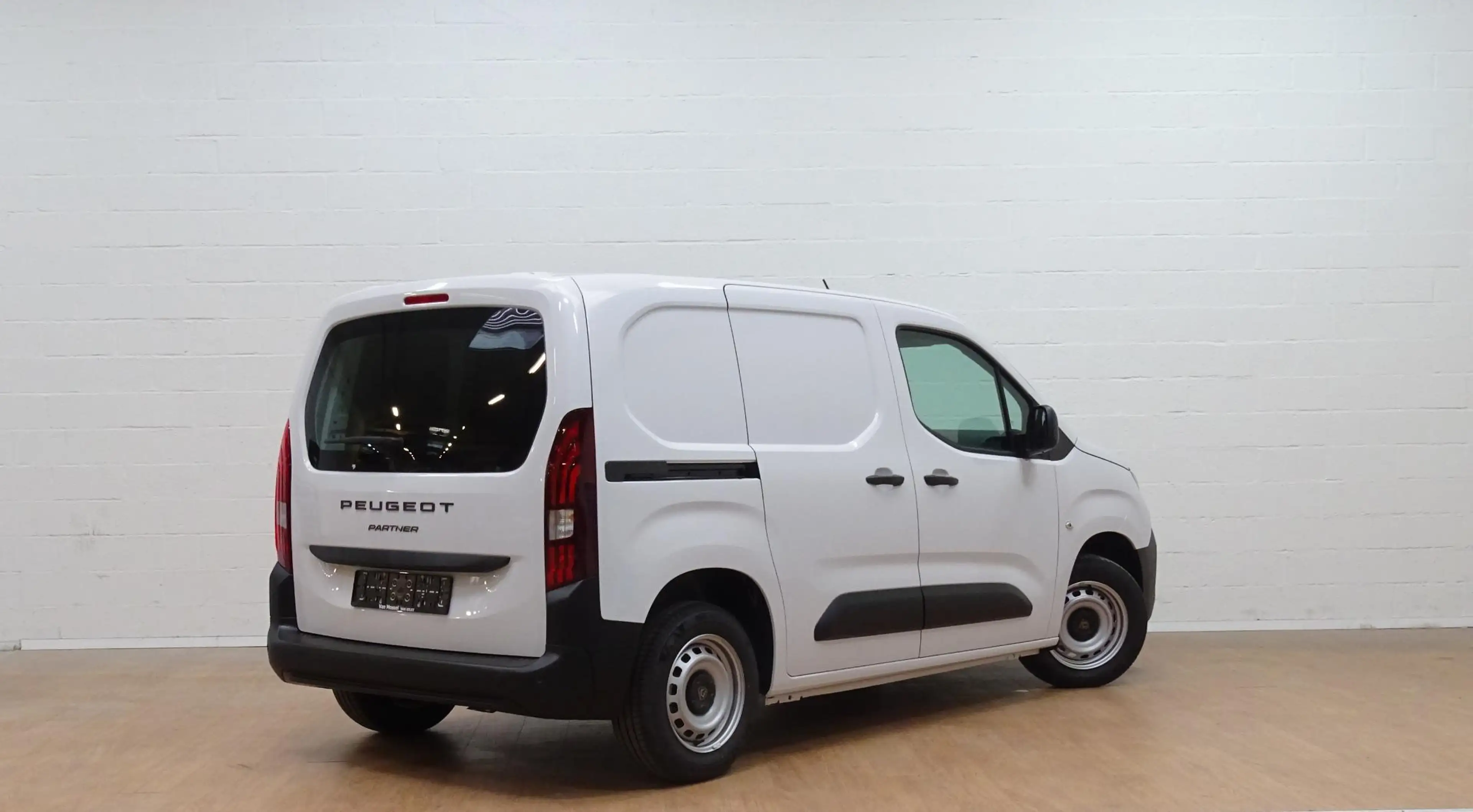 Peugeot Partner 1.2 TURBO 110 M LIGHT L1 — photo 3