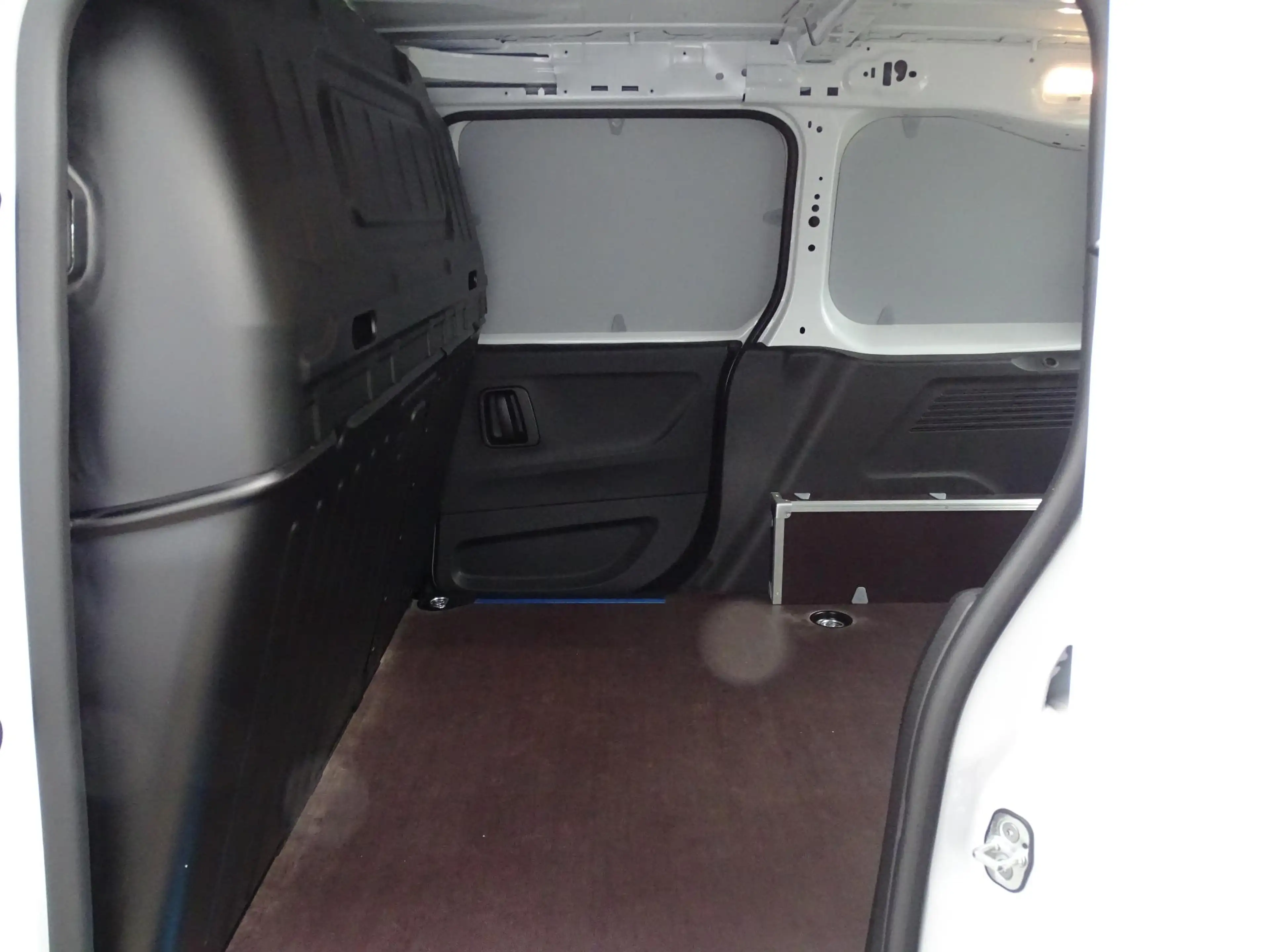 Peugeot Partner 1.2 TURBO 110 M LIGHT L1 — photo 15