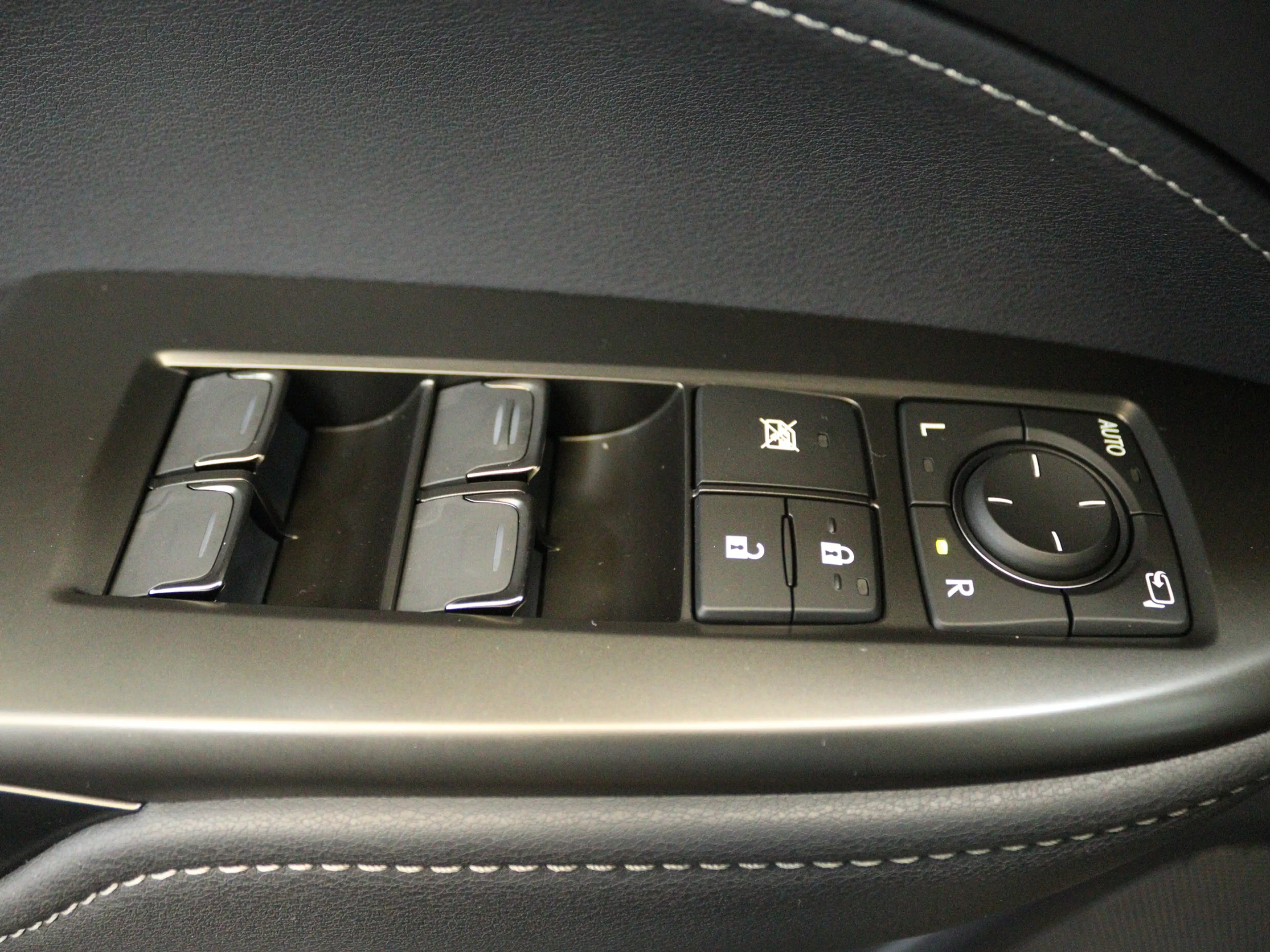 Lexus NX 450h+ AWD President Line | Trekhaak | Panoramadak | — photo 6