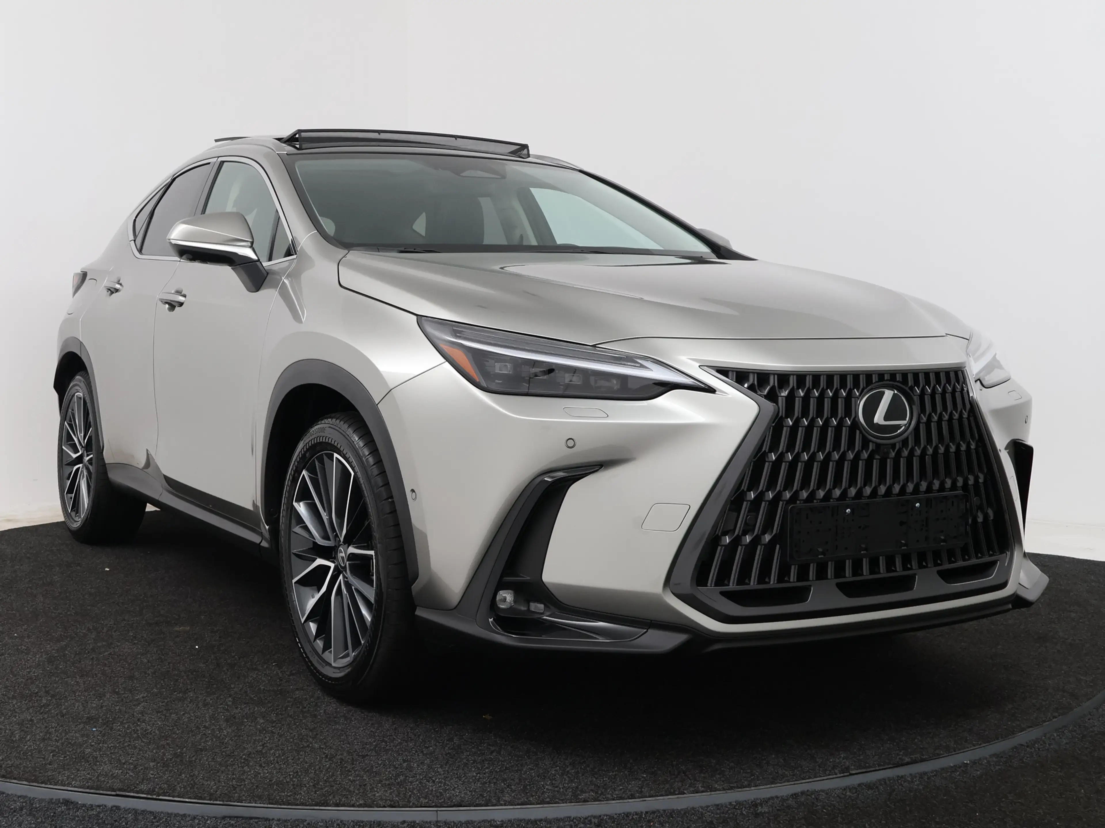 Lexus NX 450h+ AWD President Line | Trekhaak | Panoramadak | — photo 15