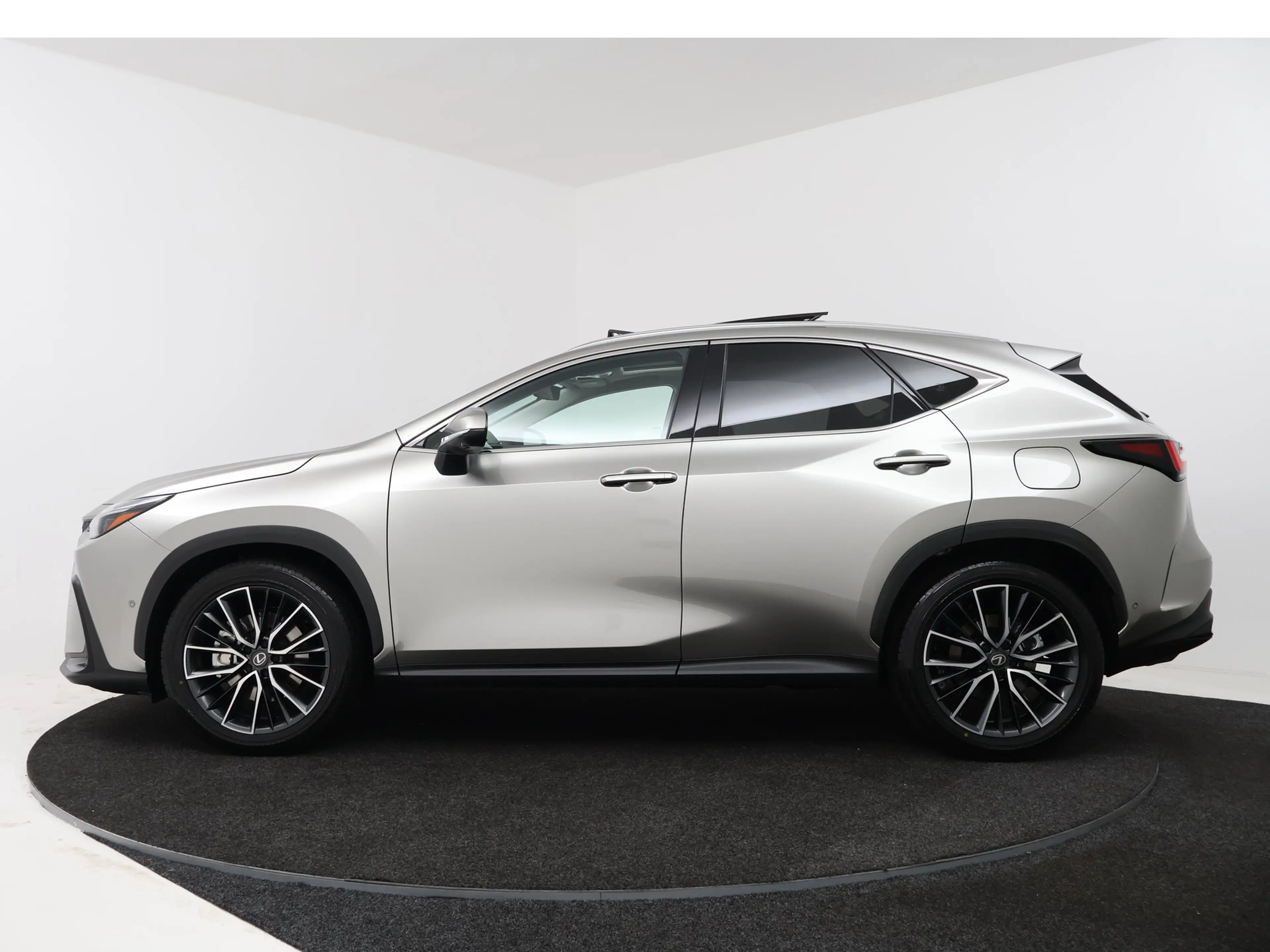 Lexus NX 450h+ AWD President Line | Trekhaak | Panoramadak | — photo 3