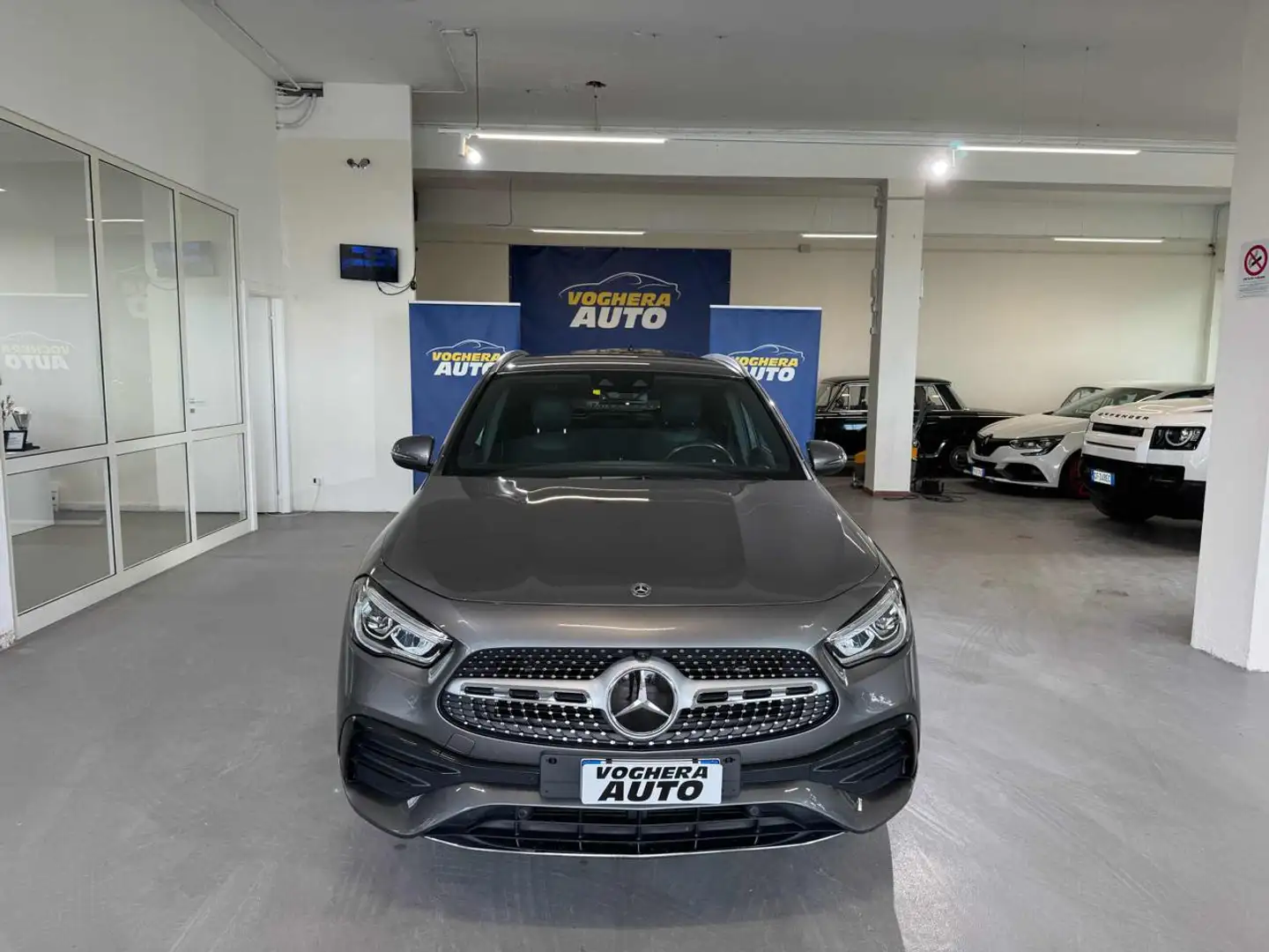 Mercedes-Benz GLA 200 d Automatic 4Matic Premium Gris - 1