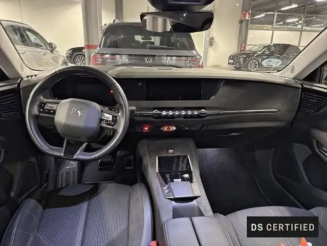 DS Automobiles DS 4 view 8